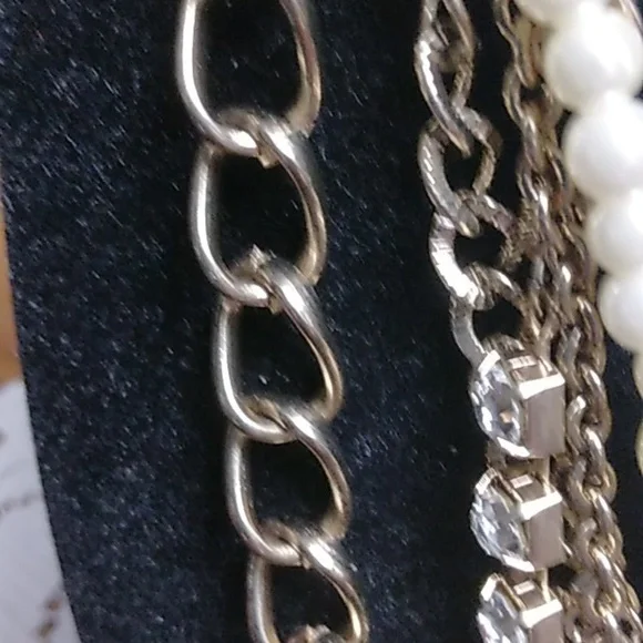 (Any 2 for $12) VTG 5 Layered necklace - Picture 5 of 9